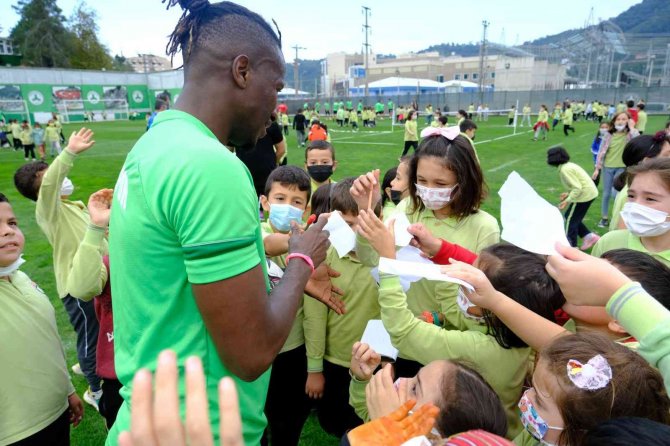 Giresunspor’a Antrenmanda Sevgi Seli