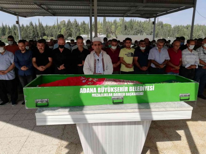 Fotoğraf Çekilirken Uçurumdan Düşerek Ölen Hatice’nin Cenazesi Defnedildi