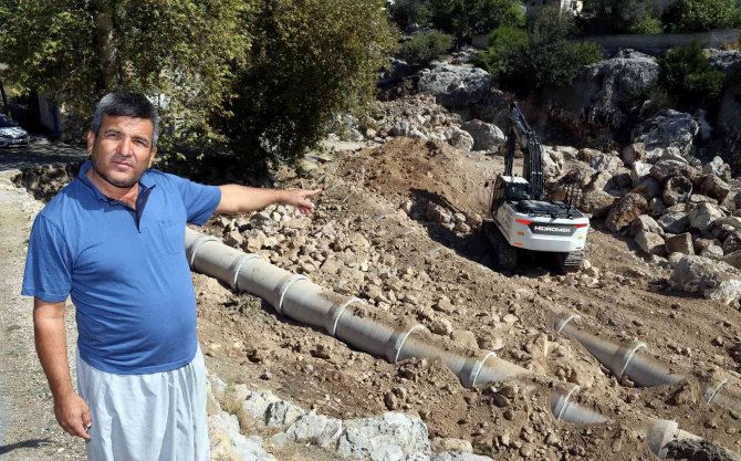 Akdeniz Belediyesi, Esenli Mahallesinde Meydan Çalışmasına Başladı