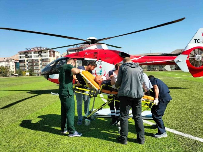 Ambulans Helikopter, Kalp Krizi Geçiren Hasta İçin Havalandı