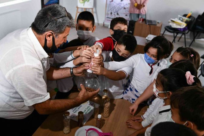 Miniklere Böceklerle Ekoloji Eğitimi