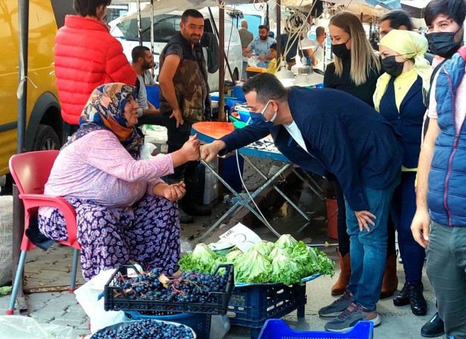 Ak Parti Edremit’te Yüreklere Dokunuyor