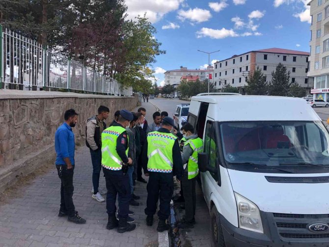 Ahlat’ta Servis Şoförlerine Yönelik Bilgilendirme Semineri