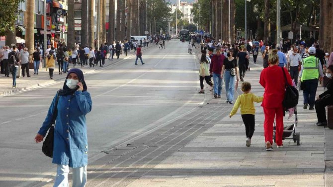 Sokaktaki Vatandaş Artan Vaka Sayılarından Endişe Duyuyor