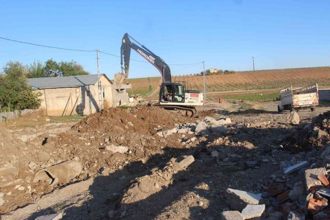 Kahta’da İkinci Kapalı Semt Pazarı Yapılıyor