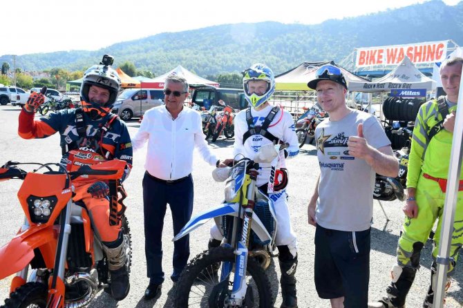 Başkan Topaloğlu Enduroculara Başarı Dileklerinde Bulundu