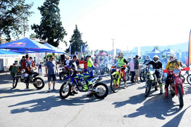 Başkan Topaloğlu Enduroculara Başarı Dileklerinde Bulundu