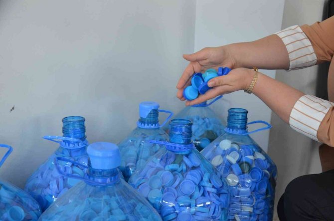 Kadın Muhtar, Engelliler İçin ‘Mavi Kapak’ Kampanyası Başlattı