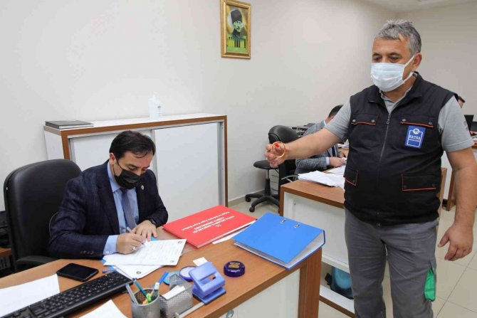 Temizlik Görevlisinden ’İnsanlık Ölmemiş’ Dedirten Davranış