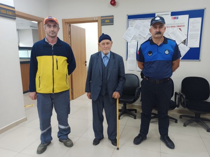 Temizlik Görevlisinden ’İnsanlık Ölmemiş’ Dedirten Davranış