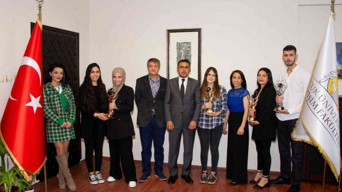 Selçuk İ̇letişim, En Çok Ödül Kazanan Fakülte Oldu