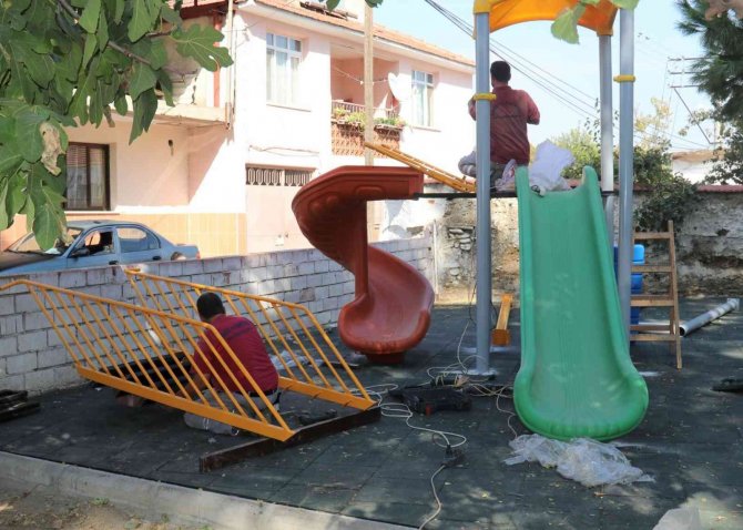 Turgutlu Belediyesi Ekipleri İlçenin Her Noktasında