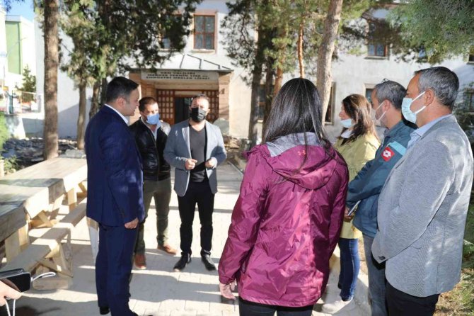 Genel Sekreter Çelikel Kütüphane İnşaatında İncelemelerde Bulundu