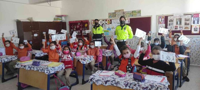 Afyonkarahisar’da “Ailemin Ve Ülkemin Trafik Polisiyim” Devam Ediyor
