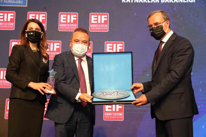 Başkan Böcek: “Antalya’nın Karbon Miktarını 2030 Yılına Kadar, Yüzde 40 Azaltma Hedefindeyiz”