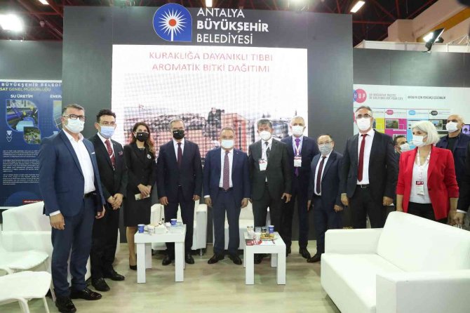 Başkan Böcek: “Antalya’nın Karbon Miktarını 2030 Yılına Kadar, Yüzde 40 Azaltma Hedefindeyiz”
