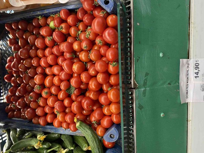 Ürettiği Domatesin Markette İzini Sürdü Fiyatı Görünce Şok Oldu
