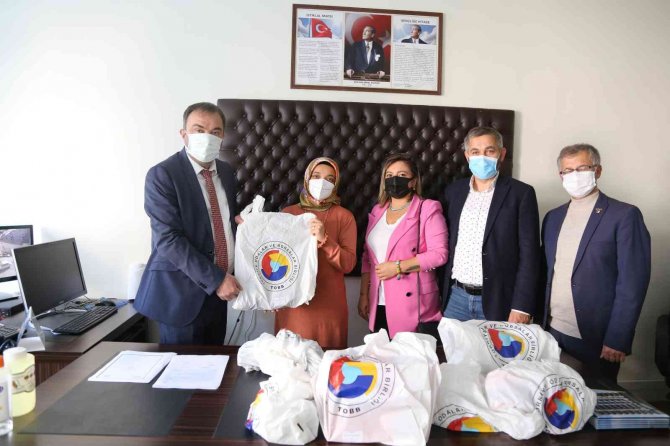 Artvin Tso’dan Öğrencilere Ayakkabı Desteği