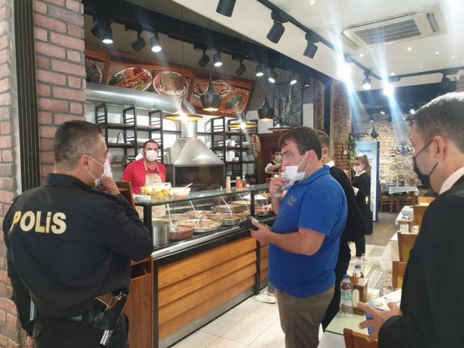 Balıkesir’de Maske Ve Mesafe Denetimleri Arttı