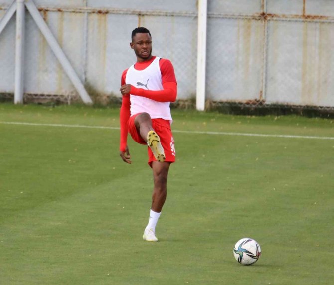 Sivasspor’da Leke James Sevinci