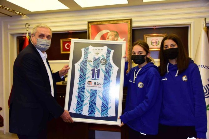 "Bizim Kızlar"dan Başkan Bakkalcıoğlu’na Ziyaret