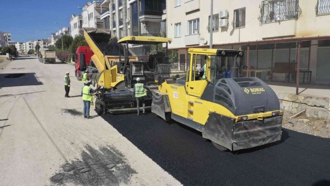 Büyükşehir 15 Farklı Noktada Yol Yapım Çalışmalarına Devam Ediyor