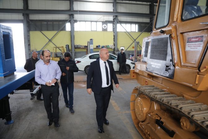 Darıca Belediyesi Araçlarını Tamir Ederek Tasarruf Sağlıyor