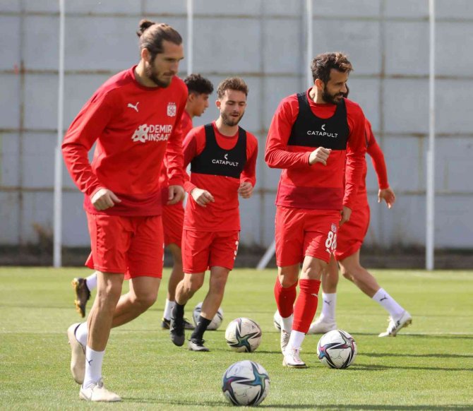 Sivasspor, Antalya Maçına İddialı Hazırlanıyor