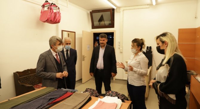 Dpü Giysibank Yeniden Hizmet Vermeye Başladı