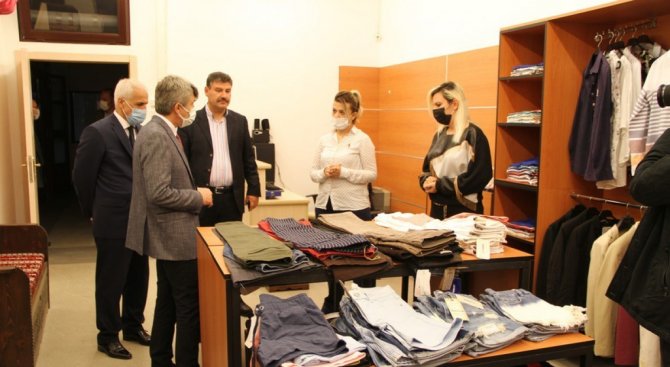 Dpü Giysibank Yeniden Hizmet Vermeye Başladı