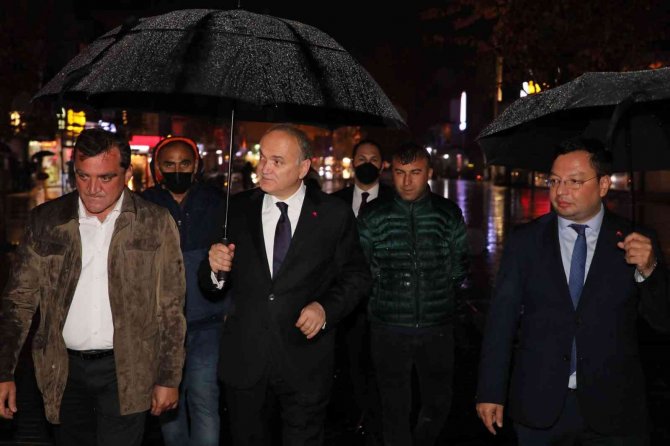 Başkan Özlü’den Yağmur Altında Proje Turu