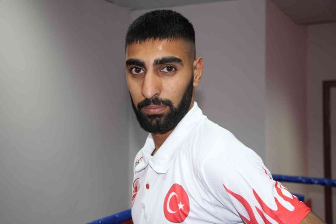 Çocukluk Hayalini Gerçeğe Dönüştürdü, Şimdi Dünya Şampiyonasına Hazırlanıyor