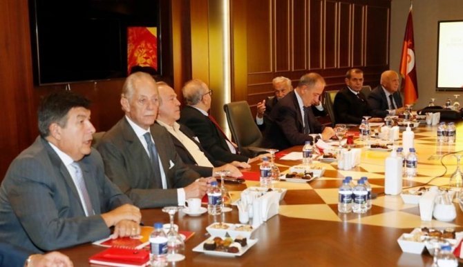 Galatasaray Yüksek İ̇stişare Kurulu İlk Kez Toplandı