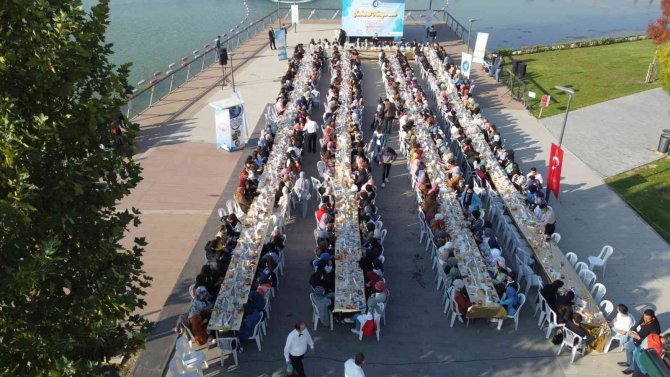 Hitit Üniversitesi Öğrencisi Millet Bahçesi’ndeki Kahvaltıda Buluştu