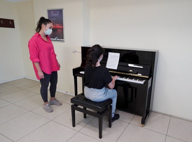 Kartal Belediyesi Sanat Akademisi Yüz Yüze Eğitimlerine Başladı