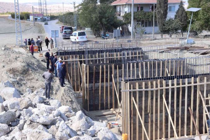 Kaymakam Çimşit Ve Sancaktar Köprü İnşaatını İnceledi