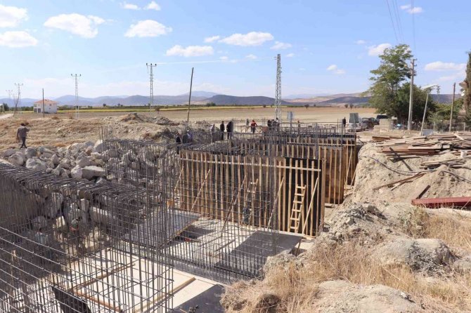 Kaymakam Çimşit Ve Sancaktar Köprü İnşaatını İnceledi