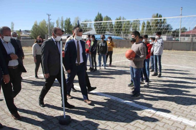 Kaymakam Demirer’den Köy Okuluna Ziyaret