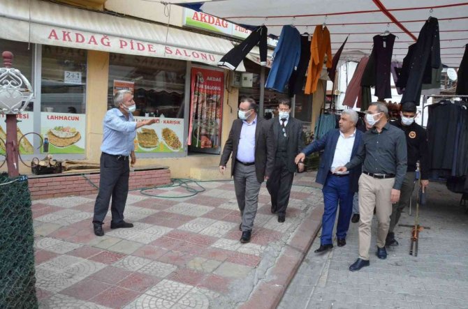 Kaymakam Ve Belediye Başkanları Pazarcı Esnafını Dinledi