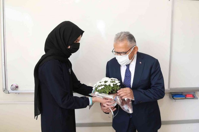Başkan Büyükkılıç, İ̇mam Hatipli Öğrencilerle Buluştu