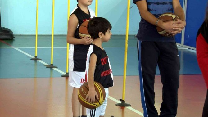Hasketbol Kulübü’nde 42 Kardeş Antrenmanlarını Sürdürüyor