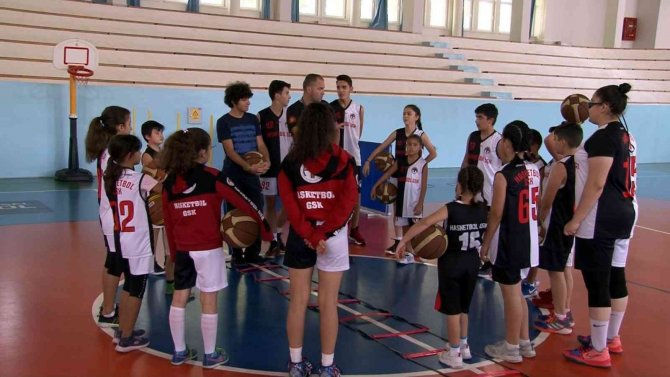 Hasketbol Kulübü’nde 42 Kardeş Antrenmanlarını Sürdürüyor