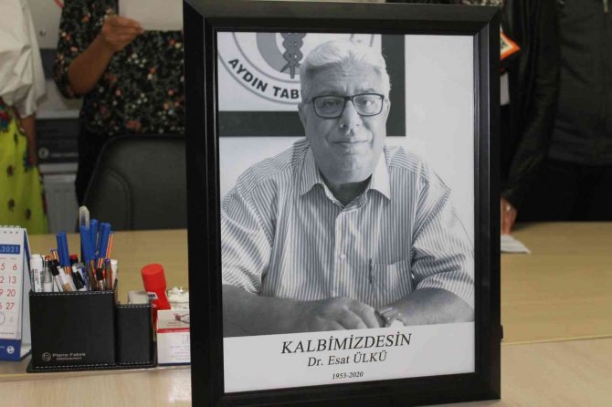 Koronaya Yenik Düşen Dr. Esat Ülkü, Ölüm Yıldönümünde Anıldı