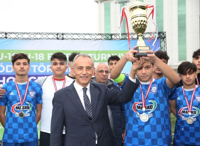 Küçükçekmece Belediyesi Başkanlık Turnuvası’nda Şampiyonlar Belli Oldu
