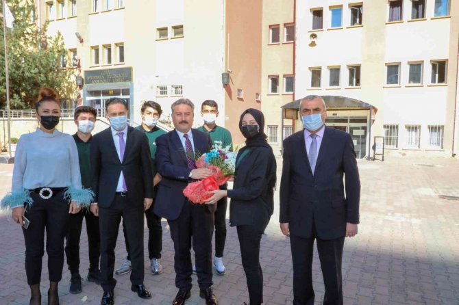 Başkan Palancıoğlu’ndan Öğrencilerle İ̇ngilizce Söyleşi