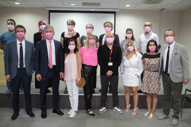 Prof.dr. Özdoğan," Her Kadın Ayda Bir Kez 5 Dakika Ayna Karşısında Memesini Muayene Etsin"