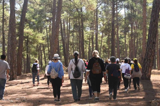 Tarsus Çamalan’da ’Doğa Bizi Çağırıyor’ Etkinliği