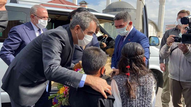 Milli Eğitim Bakanı Özer Ağrı’da