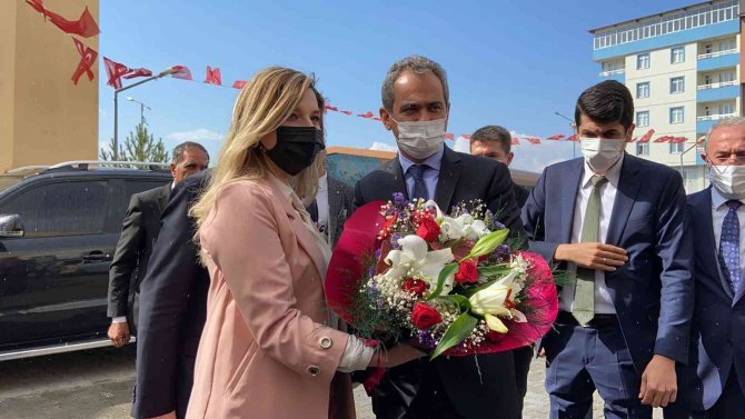 Milli Eğitim Bakanı Özer, Ağrı’ya Eğitim Alanında Yatırım Müjdeleri Verdi