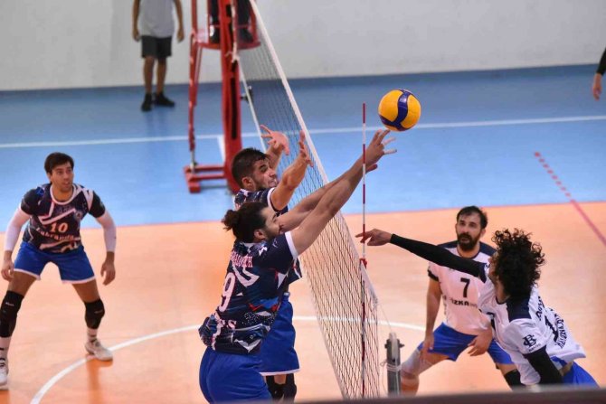 Efeler, İ̇zmir Deplasmanında